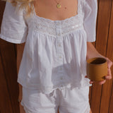 Juni Shorts White